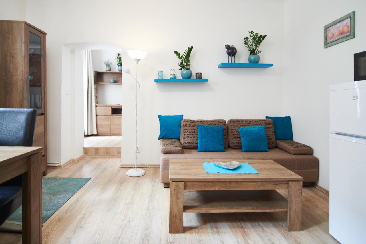 Appartement To At Close To Castle With Terrace And Garden *